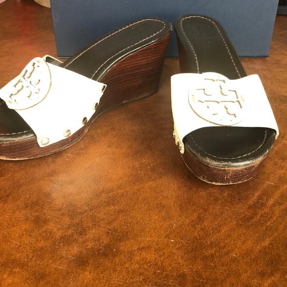 Tory Burch Leather Wedges in white - Picture 4 of 4